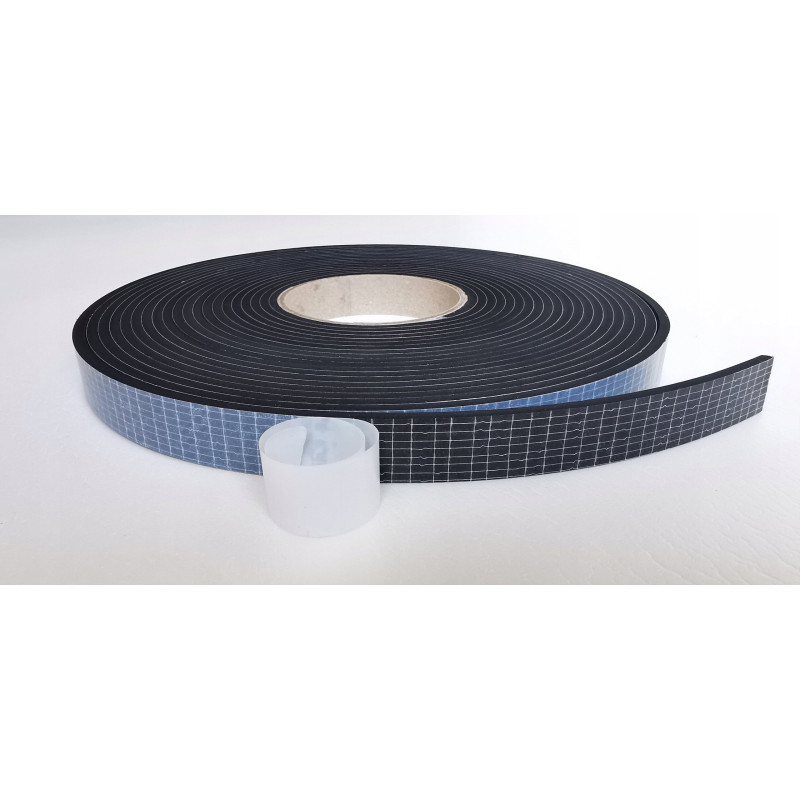 Uszczelka EPDM gr.4mm czarna 15mm/10m samoprzylepna do drzwi bram okien